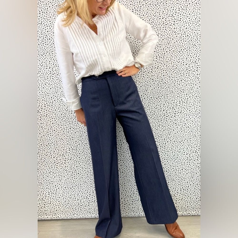 Hollywood  Blue Wide Leg dress pans made of polyester,rayon & spandex size 3